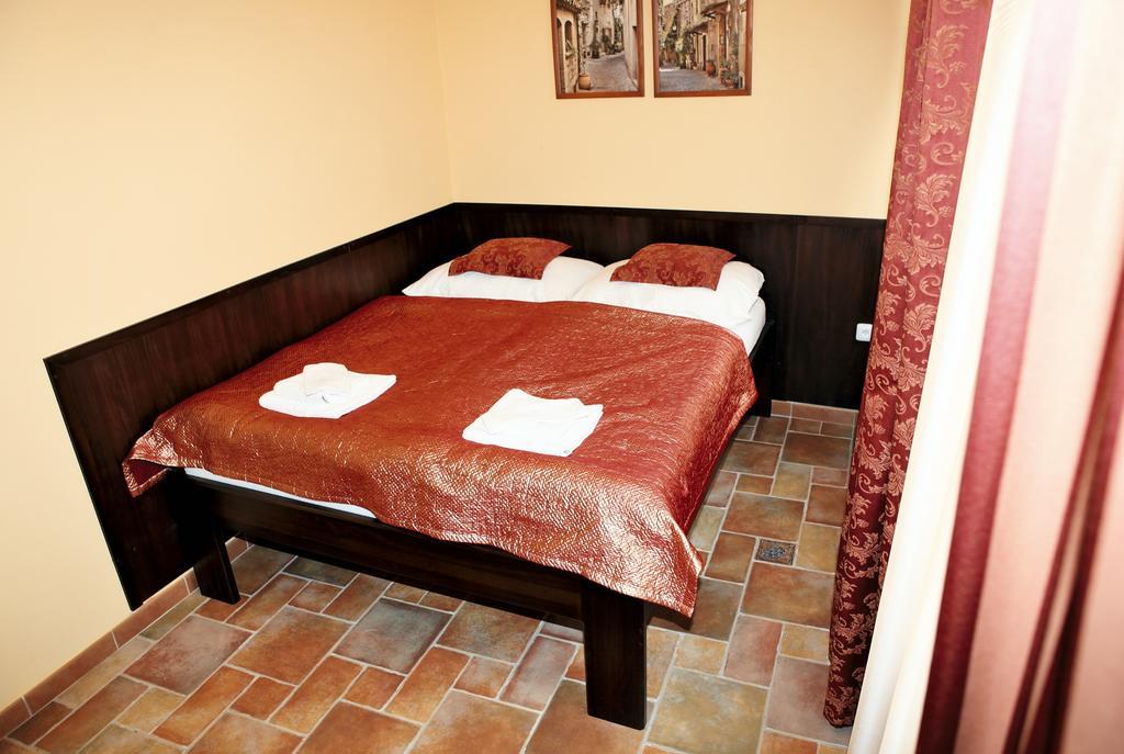 Hotel Pelikán Trebon Quarto foto