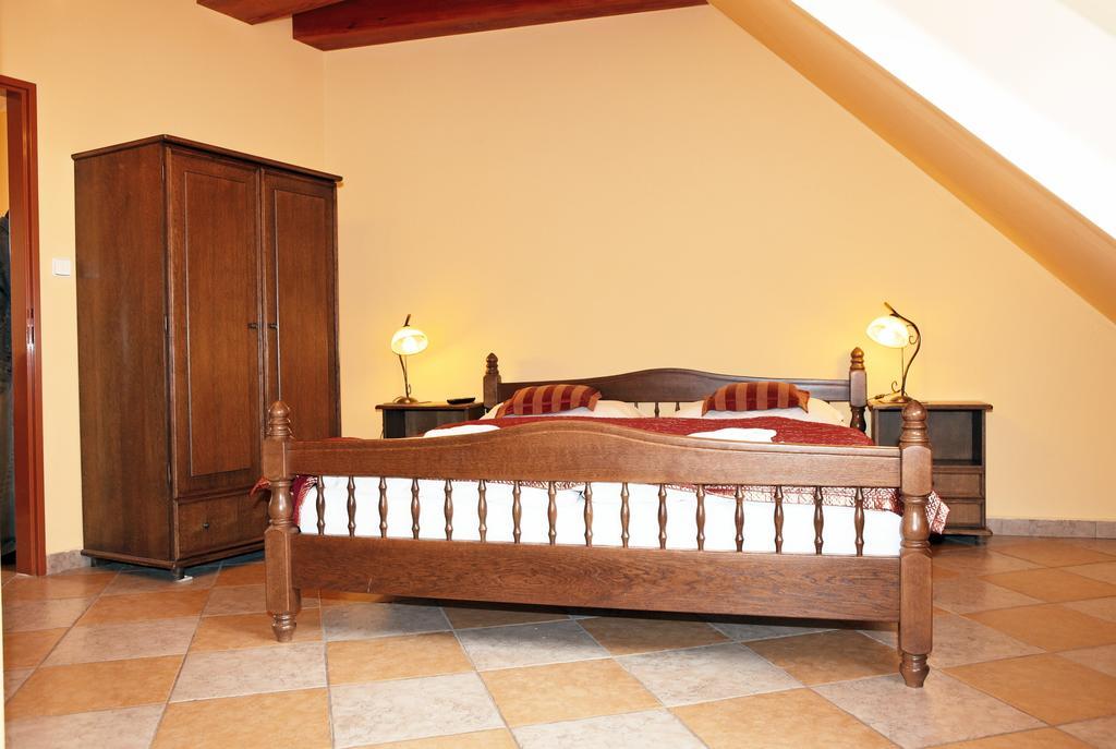 Hotel Pelikán Trebon Quarto foto